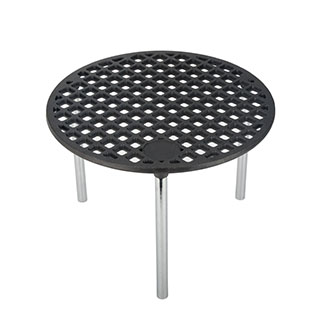 Po&ecirc;le de camping en fonte avec pieds