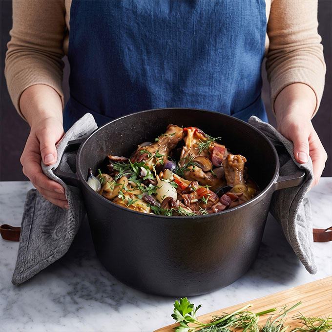 Batterie de cuisine pr&eacute;-assaisonn&eacute;e 2 en 1 &agrave; double faitout en fonte sur mesure