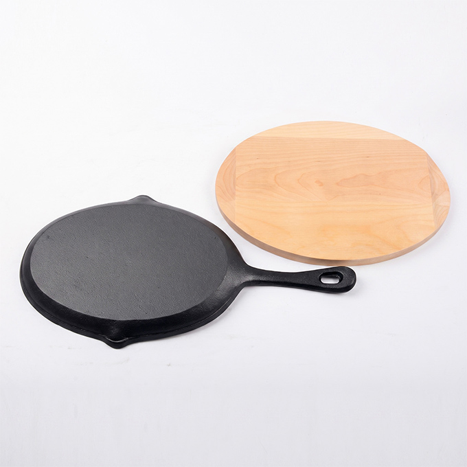 Po&ecirc;le &agrave; tortilla fran&ccedil;aise ovale en fonte pr&eacute;-assaisonn&eacute;e de 25 cm de style mexicain