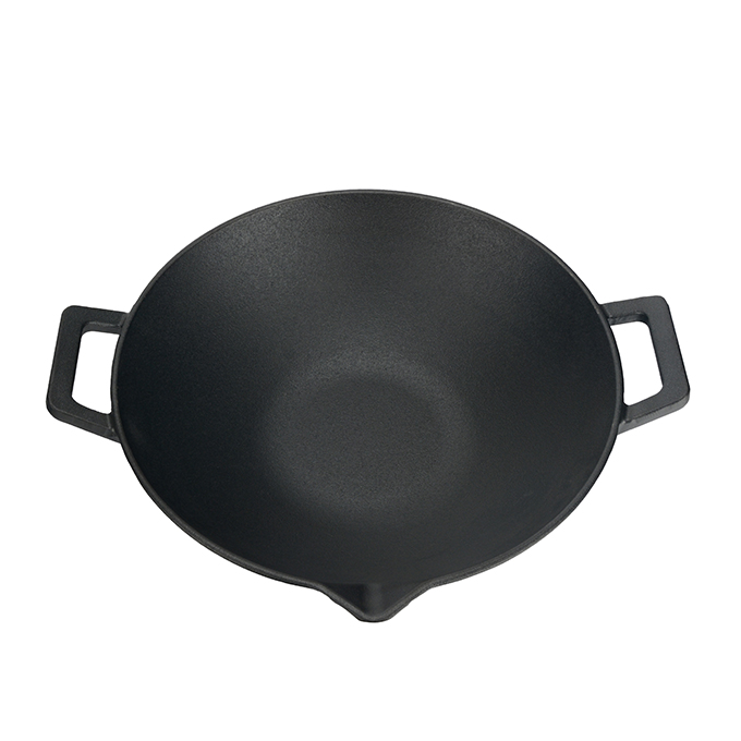 Wok en fonte avec becs verseurs