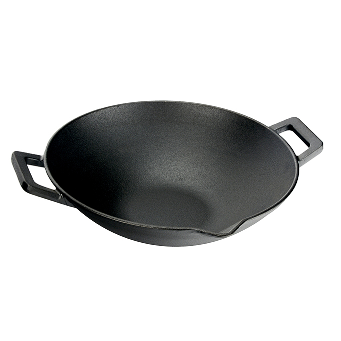 Wok en fonte avec becs verseurs